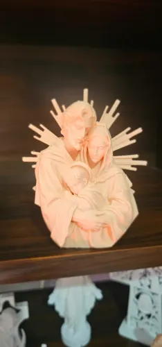 estatua realista sagrada família
