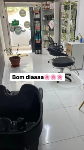 Cadeira e lavatório