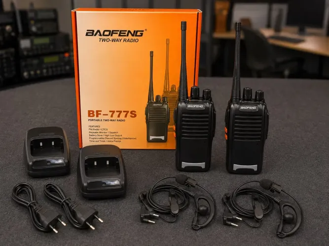 Kit 2 Rádios Comunicadores Baofeng BF-777S