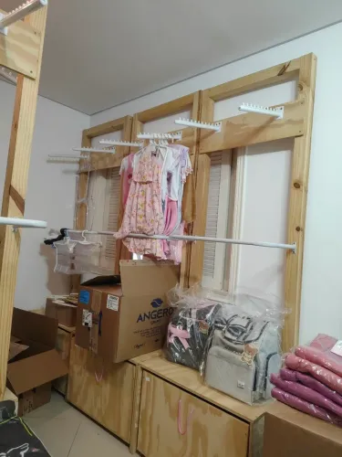 Arara de loja / closet / módulo expositor com baú 
