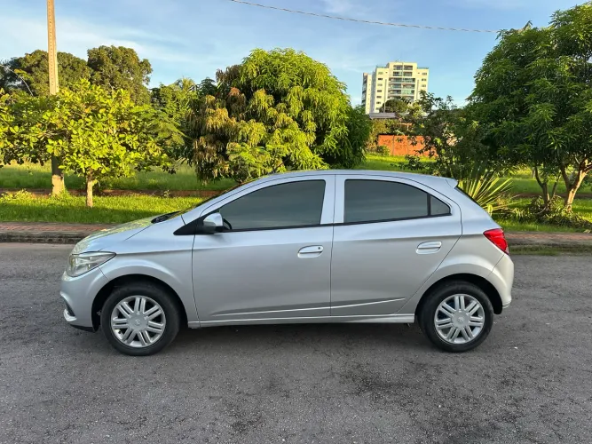Chevrolet Onix Hatch LT 1.0 8V Flex Power Mec. 4P 2015