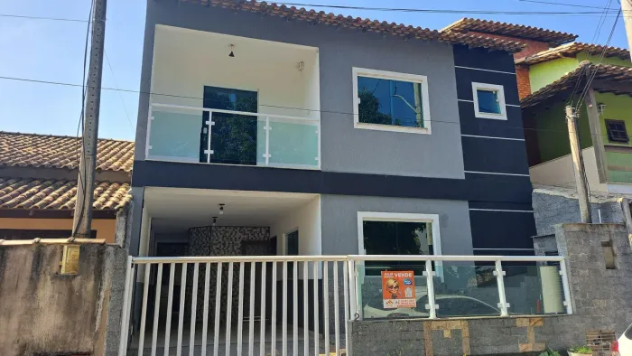 Casa Duplex 3 Qtos (2 Suítes) em Arsenal 