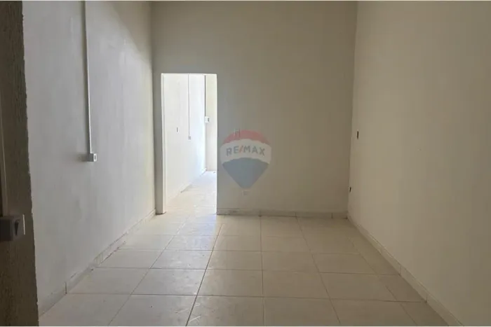 Sala Comercial em Pina: Localização Estratégica!