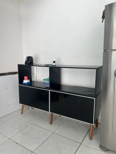 Armário com pés