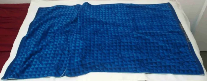 Toalha de banho importada com tons de Azul da marca Italiana Roberta di Camerino