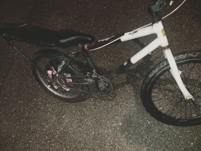 Bicicleta aro 20 tá zera o pneu de trás e novo mas ele tá meio desgastado dos lados