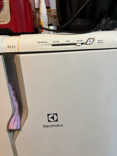 Geladeira Electrolux 240 litros bem conservada funcionando perfeitamente super barateza 