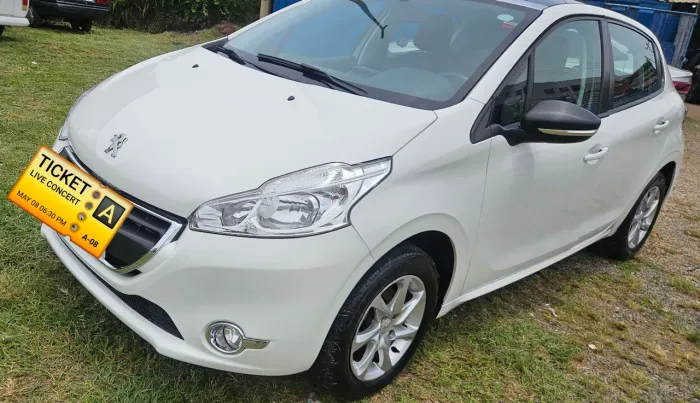 Peugeot 208 Allure 1.6 Flex 16V 5P Aut. 2016