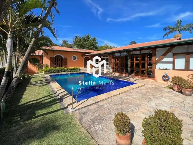Casa em Condomínio em Cotia, no bairro Granja Viana, à venda.