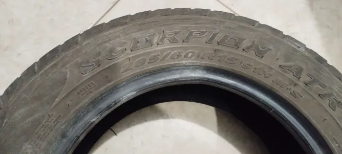 Vendo pneu scorpion 205/60/R15