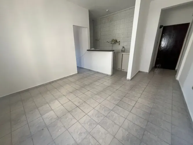 Imóvel para venda possui 44 metros quadrados com 1 quarto em Ocian - Praia Grande - SP