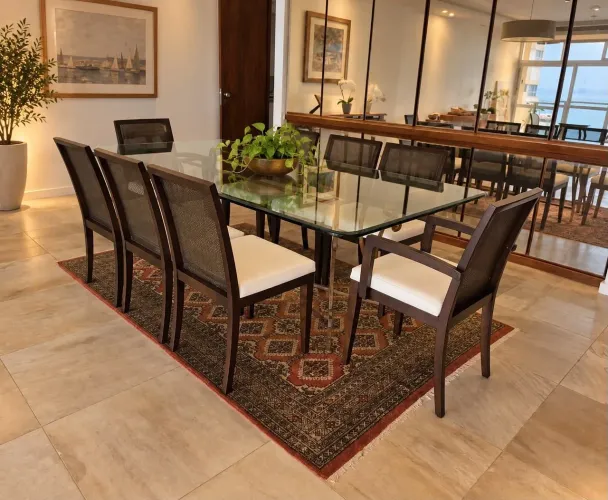 Mesa de Jantar Luís Filipe com 8 Cadeiras - Um Clássico de Requinte!<br>