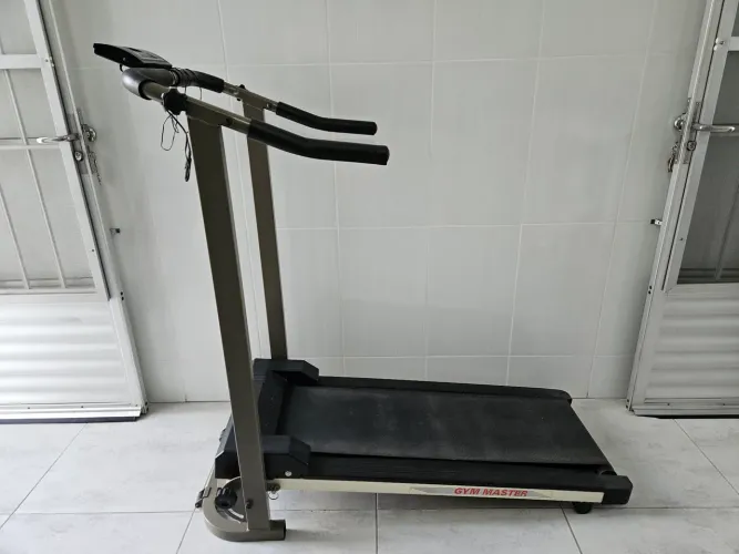ESTEIRA MECÂNICA GYM MASTER
