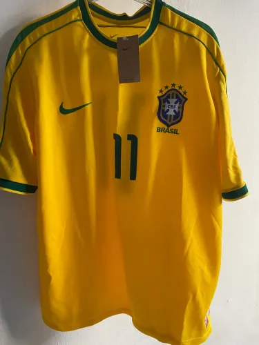 Vendo camisa do Brasil masculino M primeira linha