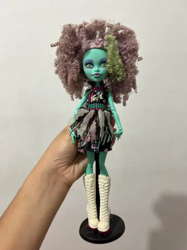 Honey monster high