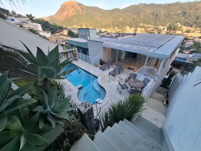 Casa de 4 quartos à venda no Reserva Florestal, com 300m², em São Francisco, Niterói/RJ
