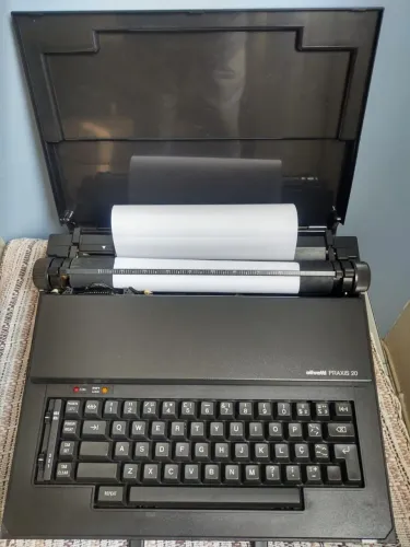 Maquina de escrever praxis 20