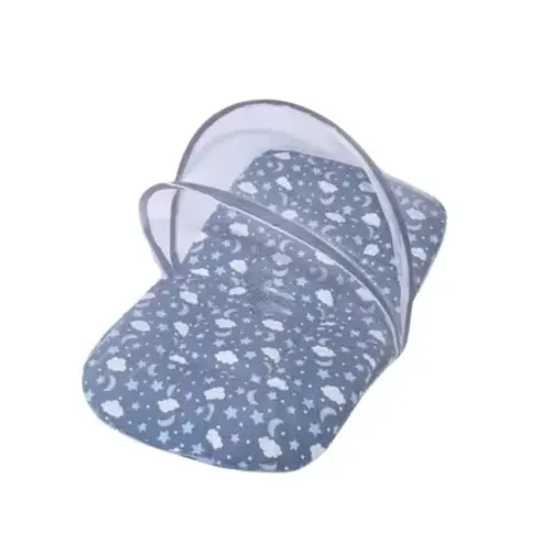 Berço Portátil com Mosquiteiro protetor azul escuro nuvens
