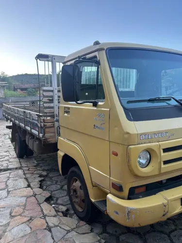 Vende-se caminhao