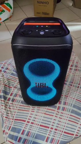 Vendo Caixa JBL original seme nova