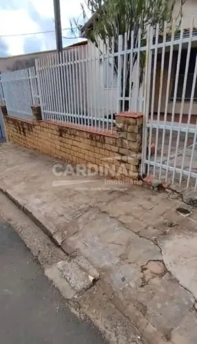 OPORTUNIDADE PARA INVESTIMENTO - CASA PARA DEMOLIÇÃO