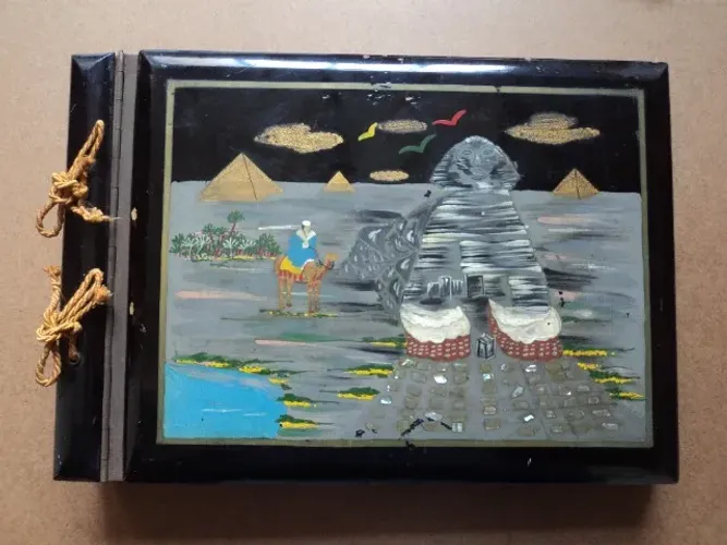 Antigo álbum para fotografias dos Anos 50 com Capa motivo Egipto(Item para colecionadores)