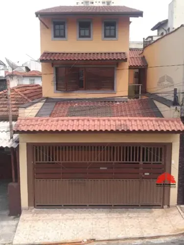 Sobrado na Vila Prudente com 03 dormitórios sendo 02 suítes e 02 vagas de garagem próximo