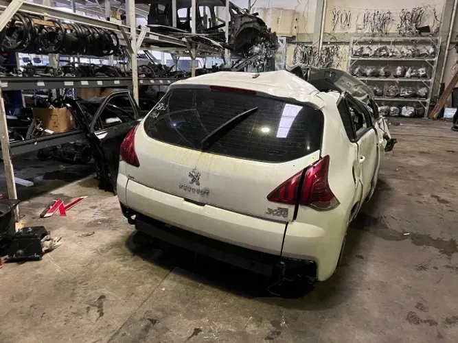 Sucata Peugeot 3008 1.6 Thp 2015 Gasolina