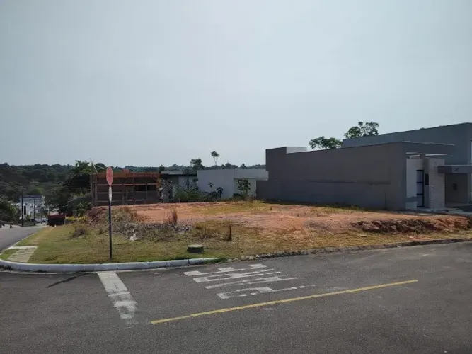 2 Lotes Top Totalmente Plano de Esquina no Quinta das Marinas prox, a Portaria