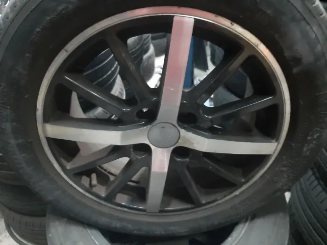 Roda esportiva Cruz de malta preta com diamantado Aplicação Fiat