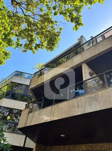 Cobertura Duplex na segunda quadra da praia no Recreio dos Bandeirantes - RJ