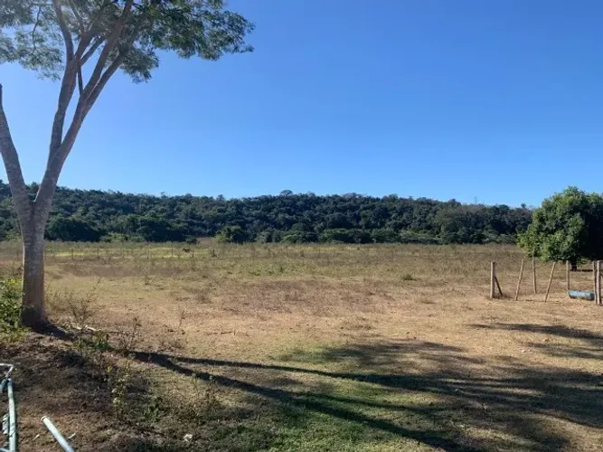 Haras 11ha, casa sede inacabada, casa caseiro, rio nos fundos, galpão, Sete Lagoas.