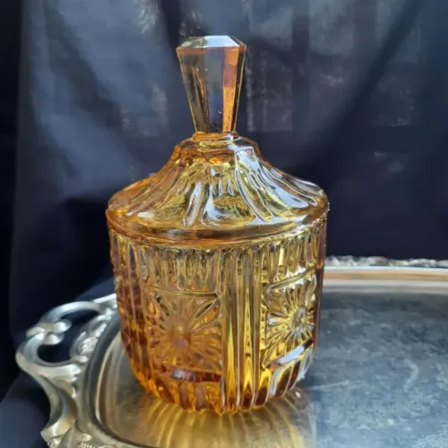 Potiche antigo em cristal âmbar / bomboniere antiga 20cm alt x 13cm diâmetro