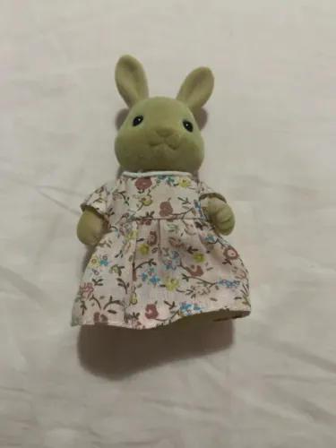 Coelhinha Sylvanians vestido floral