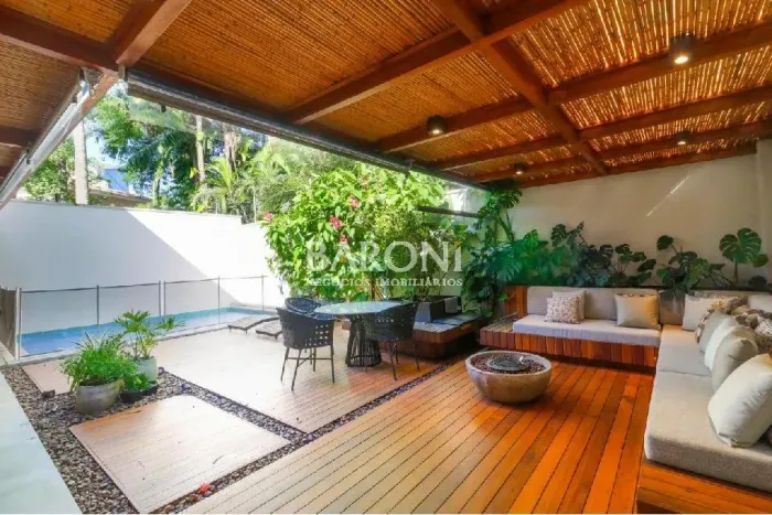 Casa em condomínio à venda no Morumbi, 398m². Baroni Imóveis, imobiliária em Moema, especi