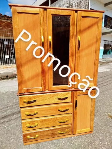 Guarda-Roupa de Madeira maciça novo com Promoção
