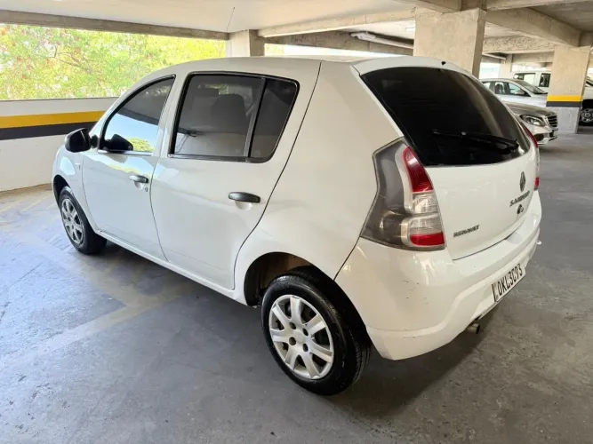 Renault Sandero Authentique Hi-flex 1.0 16V 5P 2012
