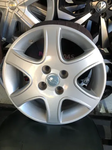 Rodas de liga leve Gm Astra Aro 15 semi-novas 