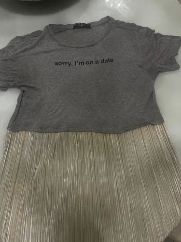 Camiseta com Saia Plissada - Sorry, I'm on a date