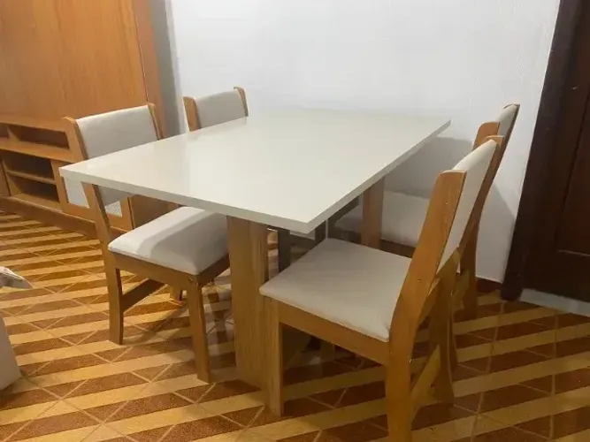 Mesa de Jantar Magic com 4 Cadeiras - Pronta Entrega!