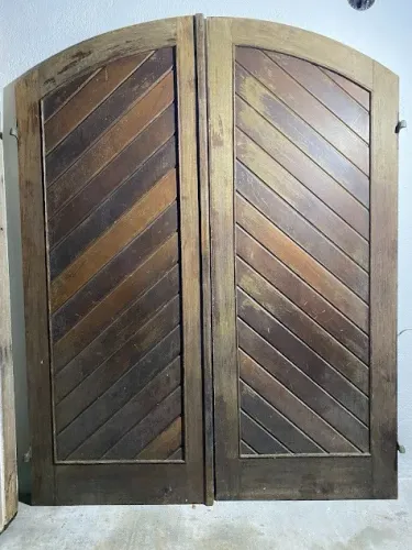Porta Balcão Dupla 2 Folhas Madeira de Lei em Arco - Usada