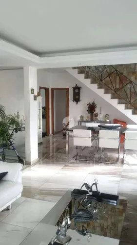 Cobertura à Venda |370 m² |4 Quartos