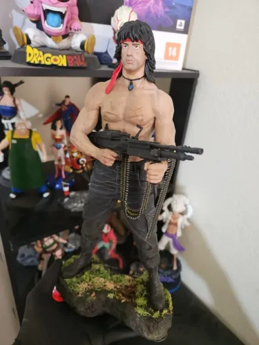 Estátua Colecionável Rambo Sylvester Stallone- 35 cm 