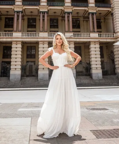 Vestido de noiva fluido 