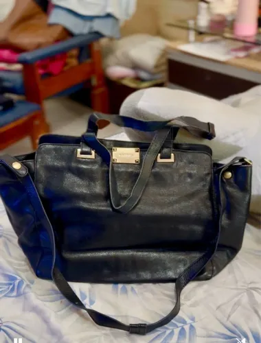 Bolsa Arezzo de Couro Preta com Alça de Ombro