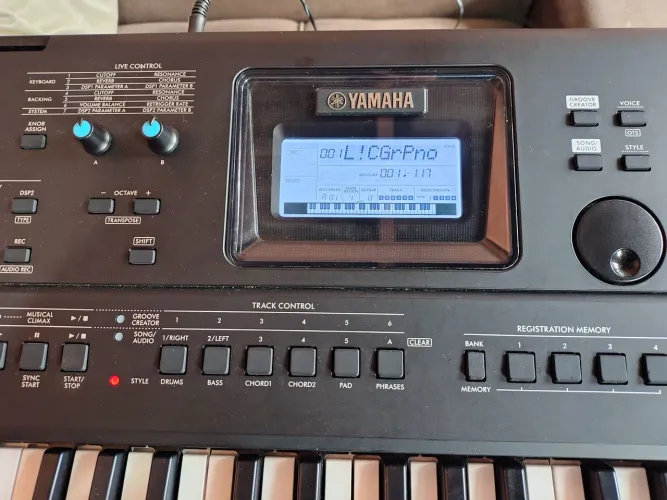 TECLADO YAMAHA E473 COM FONTE Original e porta partitura Bolsa e suporte do teclado 