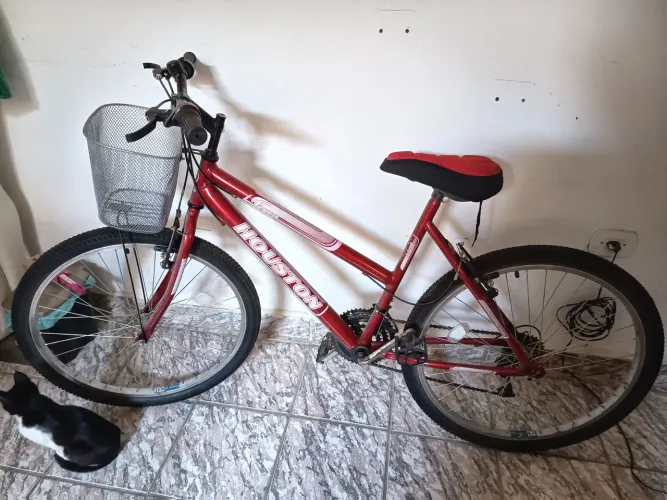 Bicicleta Aro 26 Houston Foxer Maori 21 Marchas com Cesta - Vermelha