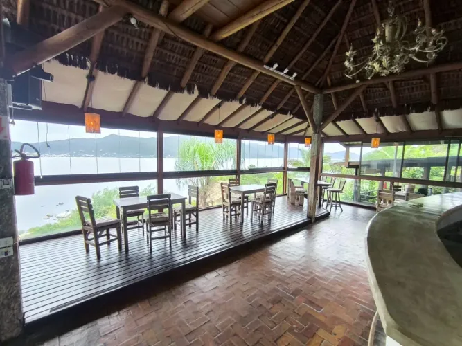 Imóvel Comercial Pronto para Uso na Lagoa da Conceição - Excelente Oportunidade de Negócio