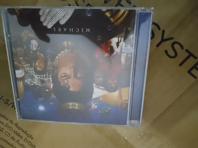 CD MICHAEL JACKSON - MICHAEL (2010) (NOVO/IMPECÁVEL)