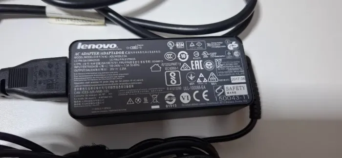 Carregador de notebook original Lenovo